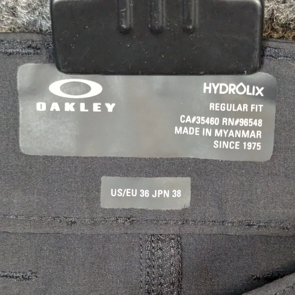Oakley Hydrolix Mens Moisture Wicking Athletic Cargo Shorts Black Regular Fit 36